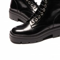 L'INTERVALLE Chietti Black Leather