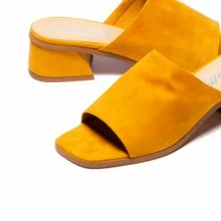 L'INTERVALLE Janica Mustard Suede WOMEN