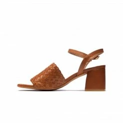 L'INTERVALLE Winnie Tan Leather