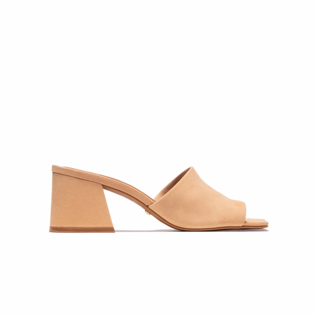 L'INTERVALLE Clarabelle Almond Nubuck WOMEN 1 L'INTERVALLE Clarabelle Almond Nubuck WOMEN