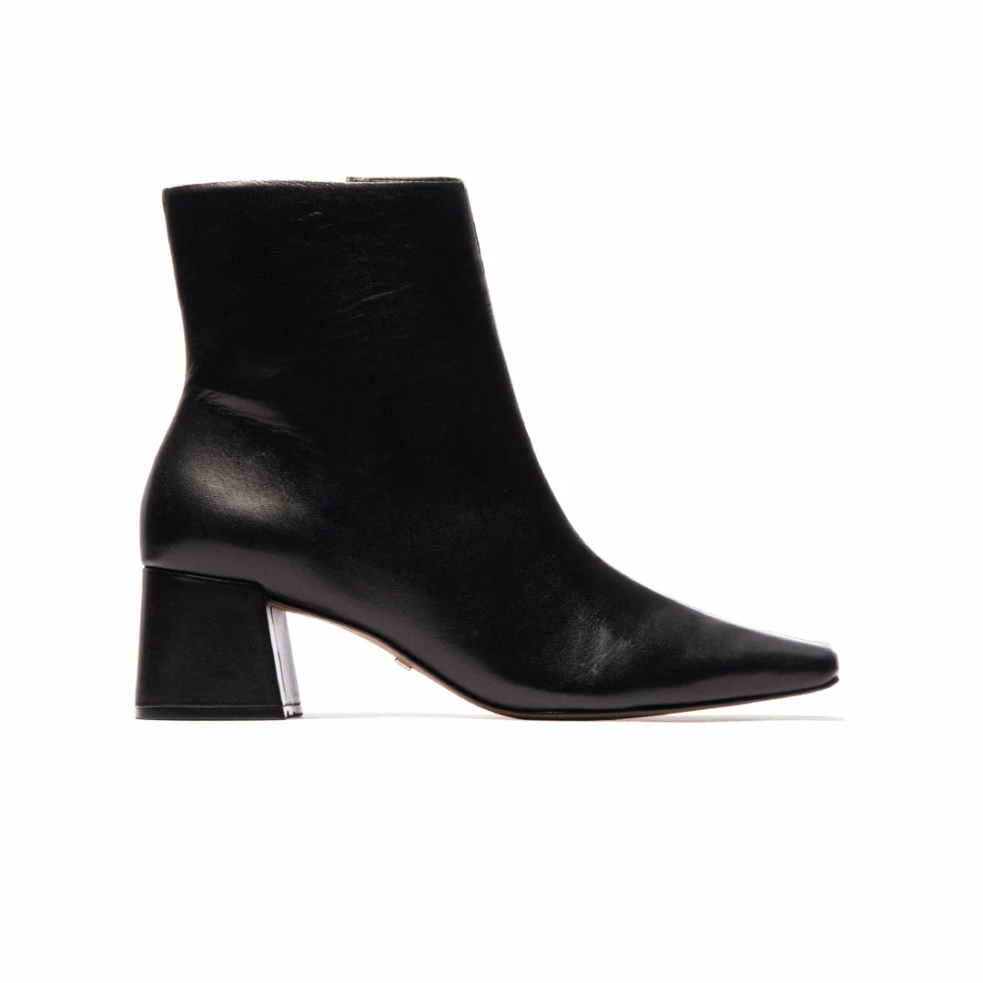 L'INTERVALLE Aracaju Black Leather 1 L'INTERVALLE Aracaju Black Leather