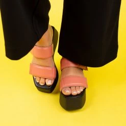 L'INTERVALLE Amore Black Leather