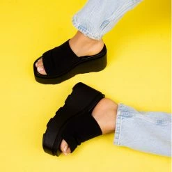 L'INTERVALLE Bunny Blue Leather