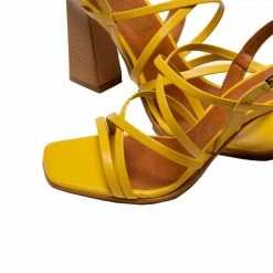 L'INTERVALLE Feline Yellow Leather