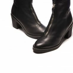 L'INTERVALLE Spica Black Leather