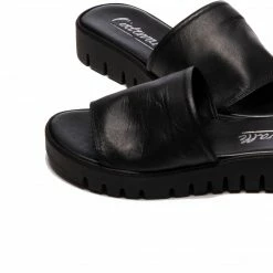 L'INTERVALLE Bluma Black Leather