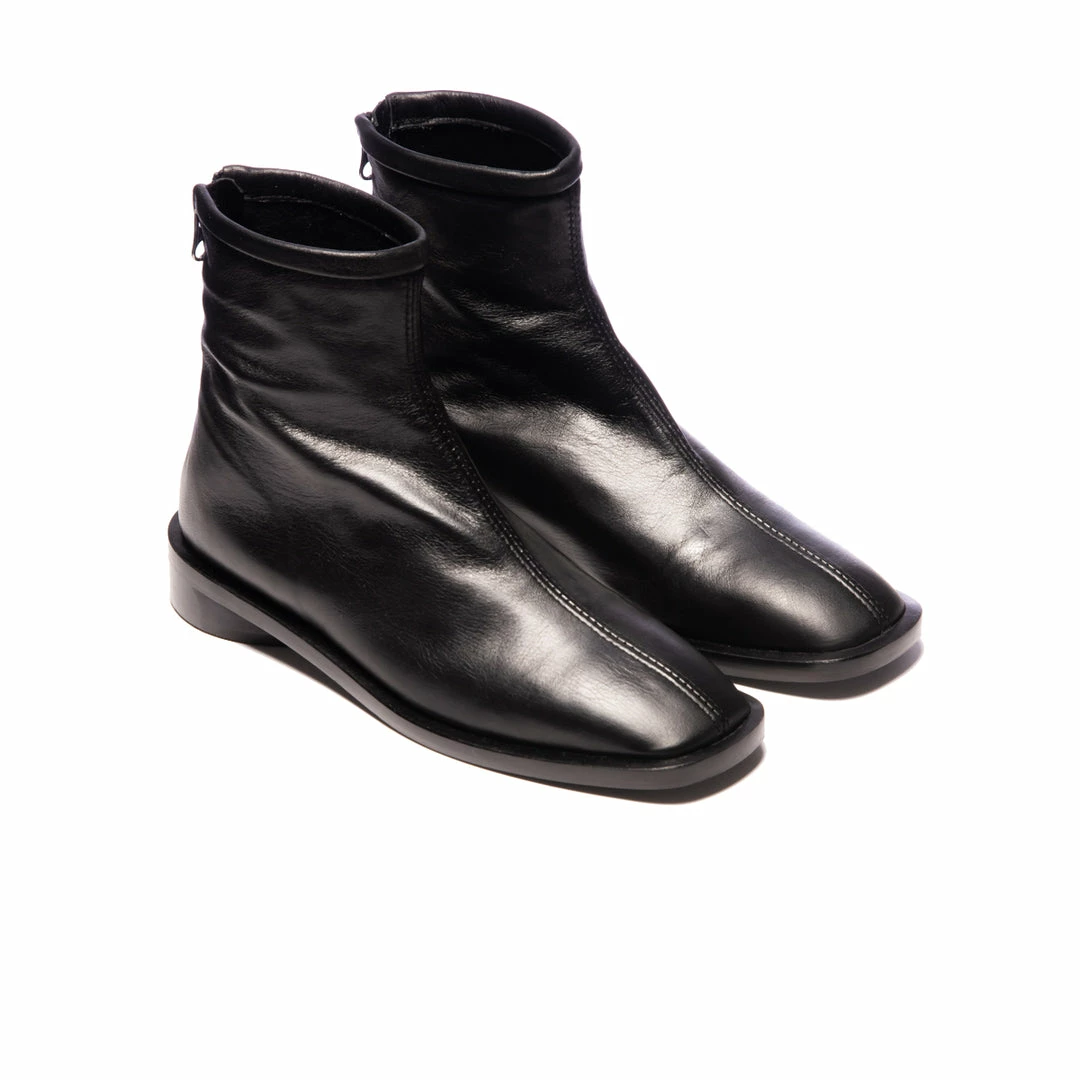 L'INTERVALLE Alfama Black Leather 2 L'INTERVALLE Alfama Black Leather