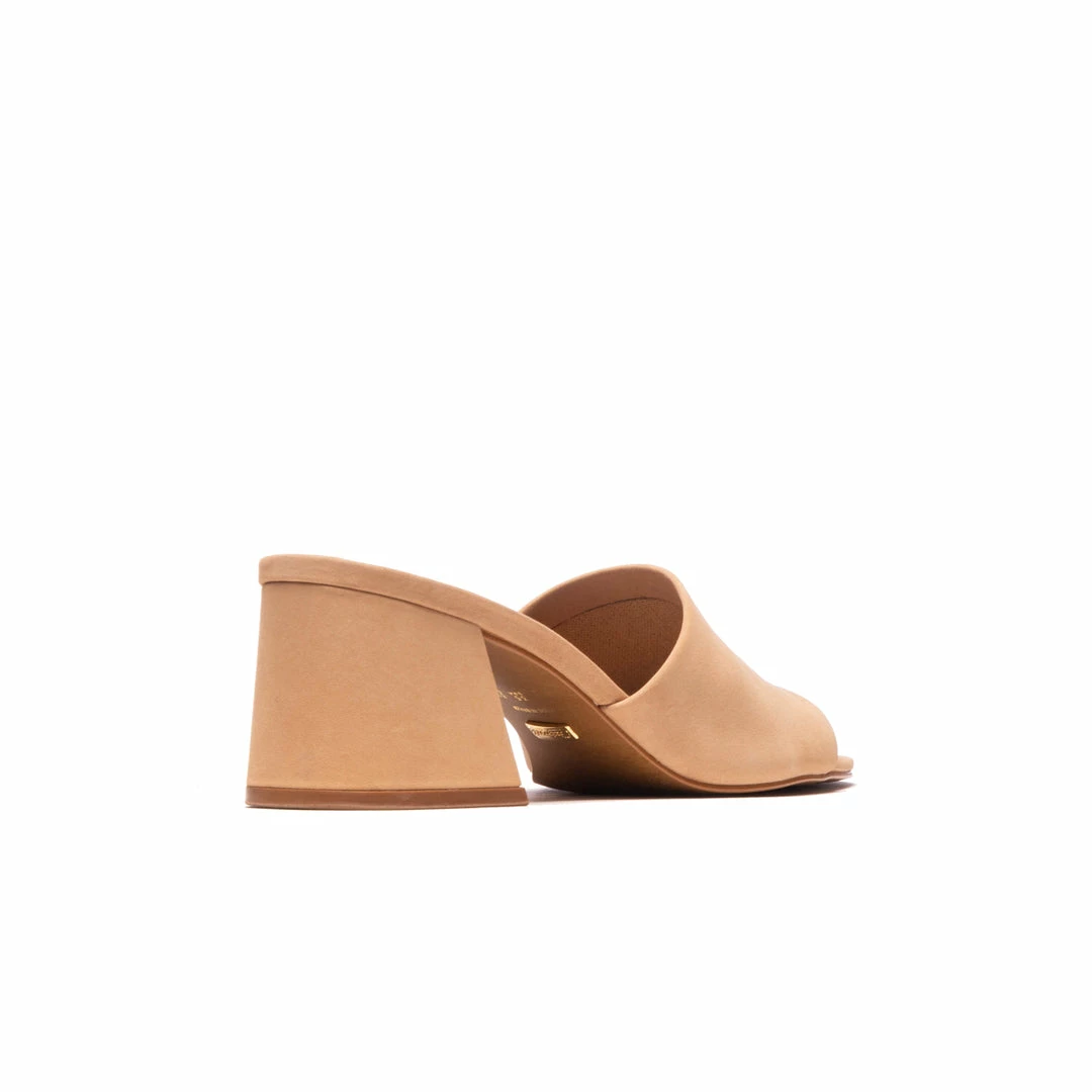 L'INTERVALLE Clarabelle Almond Nubuck WOMEN 4 L'INTERVALLE Clarabelle Almond Nubuck WOMEN