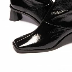 L'INTERVALLE Pike Black Naplack