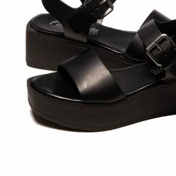 L'INTERVALLE Avola Black Leather