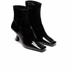 L'INTERVALLE Scarp Black Leather