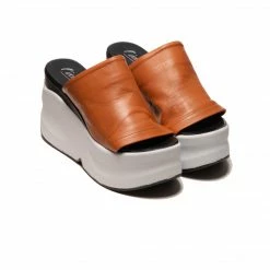 L'INTERVALLE Cricket Tan Leather WOMEN