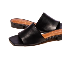 L'INTERVALLE Coda Black Leather