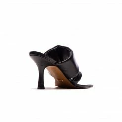 L'INTERVALLE Jet Black Leather