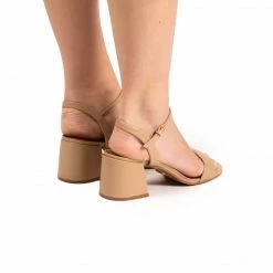 L'INTERVALLE Anise Almond Leather