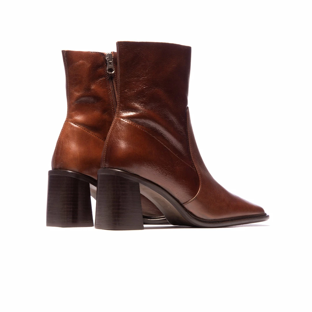 L'INTERVALLE Wismar Chestnut Leather WOMEN 3 L'INTERVALLE Wismar Chestnut Leather WOMEN