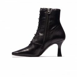 L'INTERVALLE Noble Black Leather