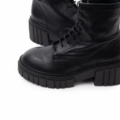 L'INTERVALLE Kington Black Leather