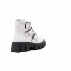 L'INTERVALLE Kolkata White Leather