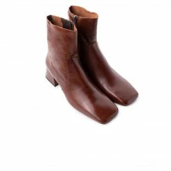 L'INTERVALLE Dobie Chestnut Leather