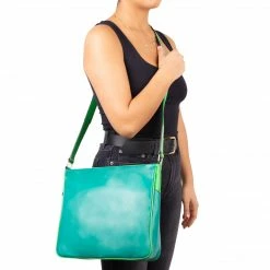 L'INTERVALLE Voila Green Leather