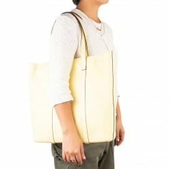 L'INTERVALLE Hans Yellow Leather