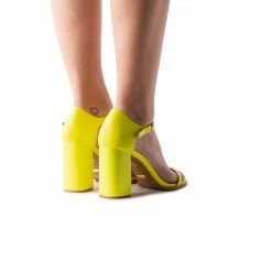 L'INTERVALLE Moscato Yellow Leather