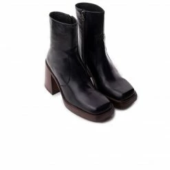 L'INTERVALLE WOMEN Epinal Black Leather/Brown Sole
