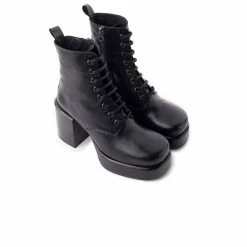 L'INTERVALLE Regal Black Leather