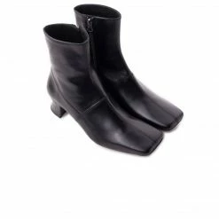 L'INTERVALLE Burton Black Leather WOMEN