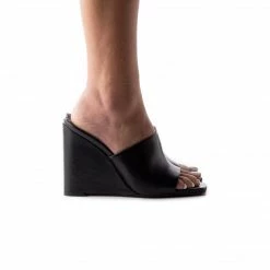 L'INTERVALLE Minerva Black Leather