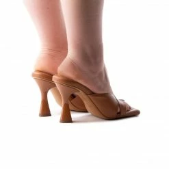 L'INTERVALLE Barreta Tan Leather WOMEN