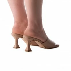 L'INTERVALLE WOMEN Vinales Nude Leather