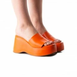 L'INTERVALLE Mariel Orange Leather SANDALS