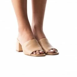 L'INTERVALLE Clarabelle Camel Leather