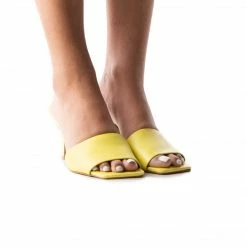 L'INTERVALLE Mylos Yellow Leather WOMEN