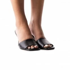 L'INTERVALLE WOMEN Mylos Black Leather