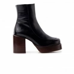 L'INTERVALLE Darby Black Leather