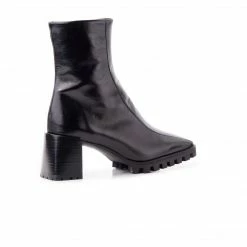 L'INTERVALLE Feller Black Leather