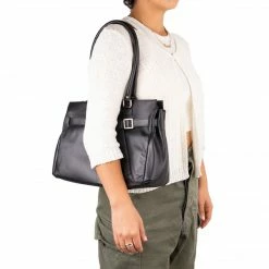 L'INTERVALLE Avenue Black Leather