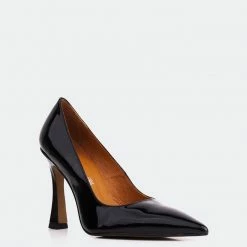 L'INTERVALLE Bellisima Black Patent PUMPS