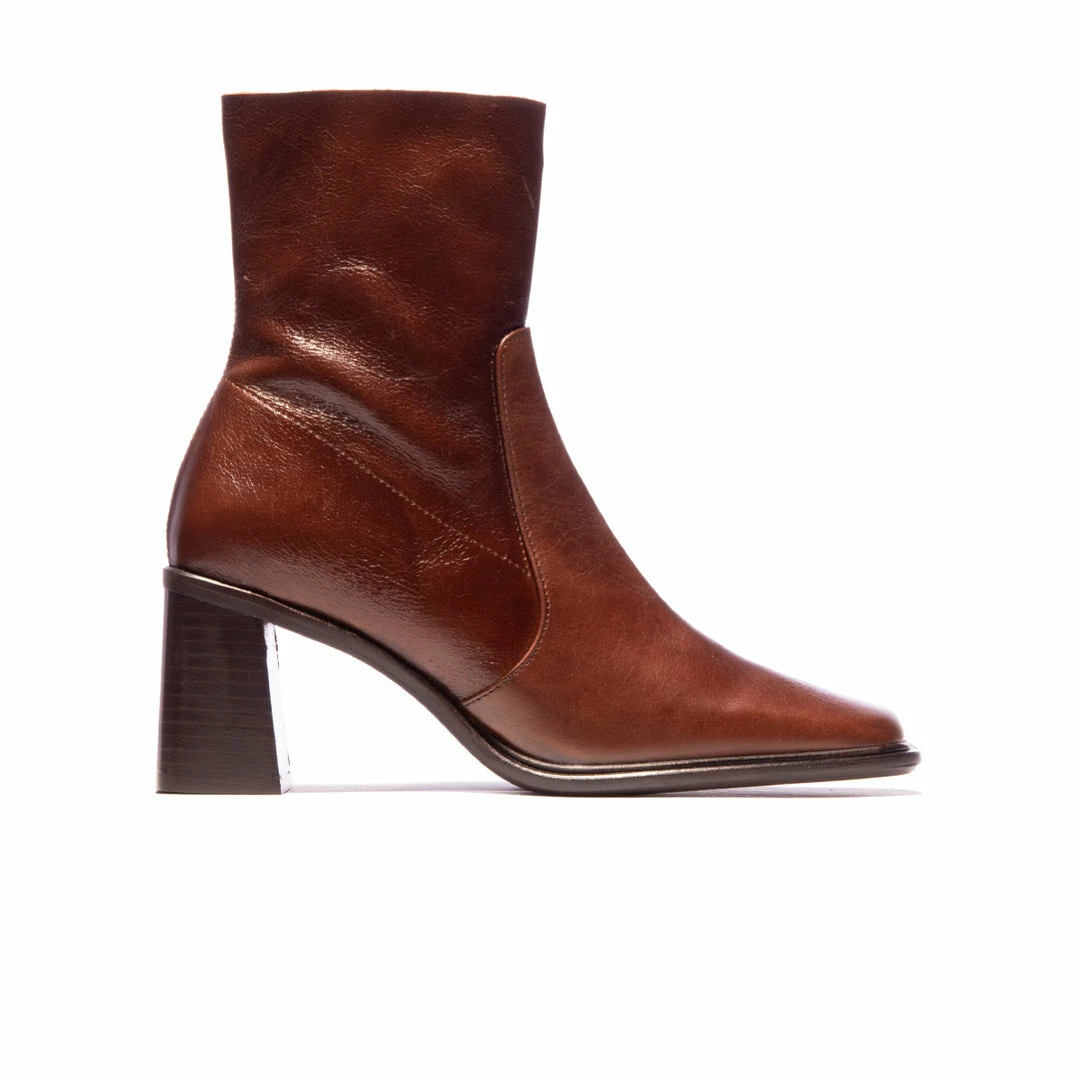 L'INTERVALLE Wismar Chestnut Leather WOMEN 1 L'INTERVALLE Wismar Chestnut Leather WOMEN