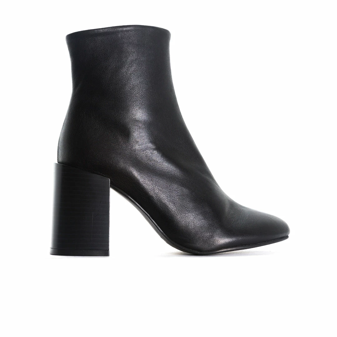 L'intervalle Cannes Black Leather 1 L'intervalle Cannes Black Leather