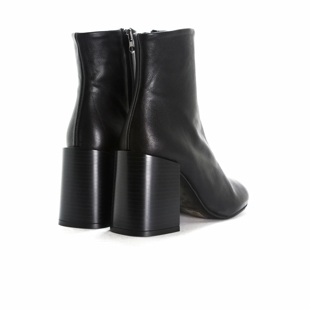 L'intervalle Cannes Black Leather 4 L'intervalle Cannes Black Leather