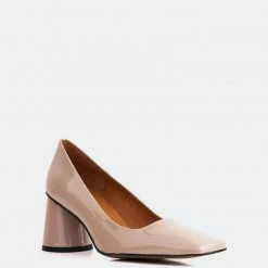 L'INTERVALLE PUMPS Carey Nude Patent