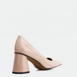L'INTERVALLE PUMPS Carey Nude Patent