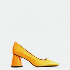 L'INTERVALLE Carey Orange Patent PUMPS
