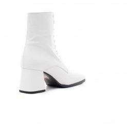 L'INTERVALLE Chatham White Leather