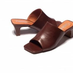 L'INTERVALLE Zagora Chestnut Leather WOMEN