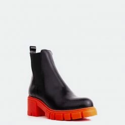 L'INTERVALLE Vannes Black Leather Red